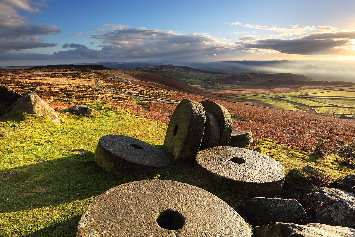 1400_Stanage_HampersHangMillstones